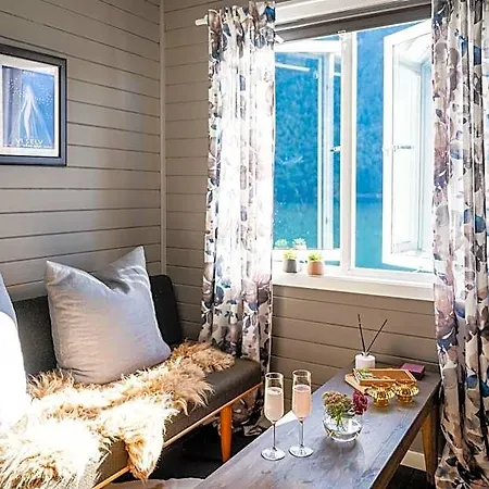 Fjaerland Fjordstove - Huseby Hotelldrift As