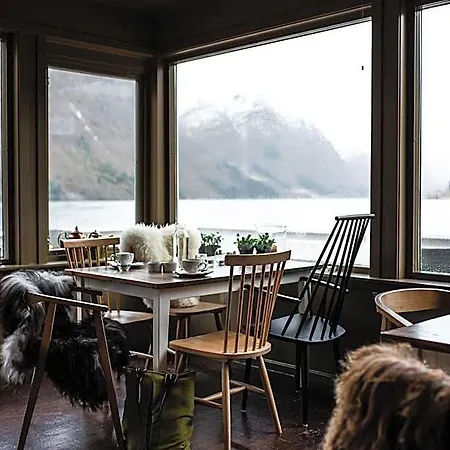 Fjaerland Fjordstove - Huseby Hotelldrift As Hotel Balestrand