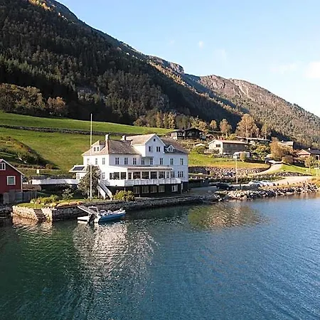Fjaerland Fjordstove - Huseby Hotelldrift As Hotel Balestrand