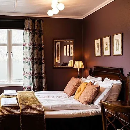 Fjaerland Fjordstove - Huseby Hotelldrift As Hotel *